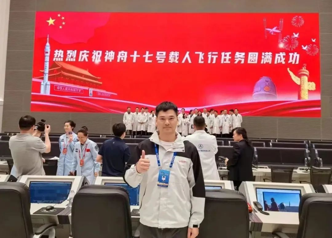 神舟十九号发射圆满成功，中国航天又见大红屏！