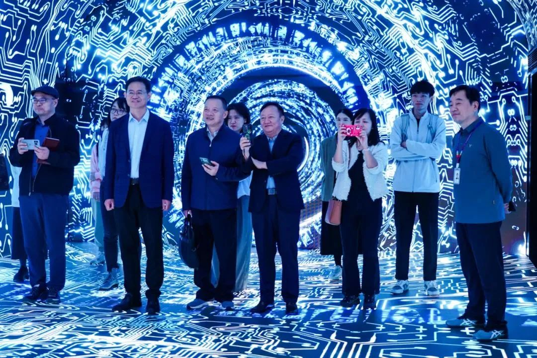 2024120602 国家广电总局发展研究中心一行赴304am永利集团官网励丰文化调研指导